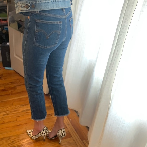 Levi’s * Wedgie Straight * Leg Medium Wash Ankle Crop Denim Jeans Sz 26 - Picture 7 of 16